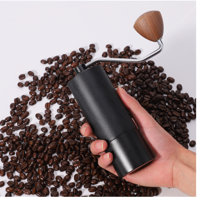 Portable manual coffee grinder
